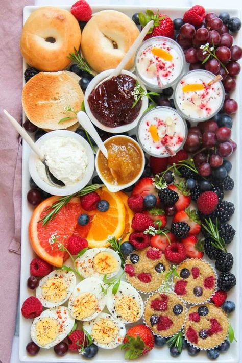 A platter heaped with healthy homemade baked oat berry muffins, mini bagels, jams, yogurt parfaits, and hard-boiled eggs that are halved and sprinkled liberally with everything bagel seasoning. The most glorious jewel-toned fruits get tucked in around, adding the finishing touches to a stunning Breakfast Charcuterie Board! Ministry Of Curry, Breakfast Charcuterie Board, Breakfast Charcuterie, Mini Bagels, Breakfast Platter, Berry Muffins, Yogurt Breakfast, Freeze Dried Raspberries, Dried Raspberries