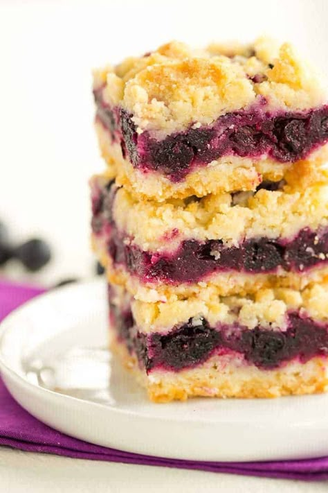 Blueberry Crumb Bars Blueberry Crumb Bars, Picnic Desserts, Crumb Bars, Berry Cobbler, Blueberry Desserts, Blueberry Recipes, Köstliche Desserts, Bar Recipes, Bar Cookies