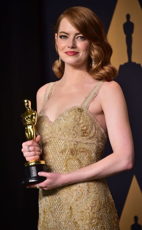 Here’s What Celebs Looked Like At Their First Oscars Vs. This Year’s Emma Stone Oscars, Oscars 2023, Oscar Gowns, Oscars 2017, Best Actress Oscar, Amazing Beaches, Ethan Hawke, Oscar Winners, Golden Globe Award