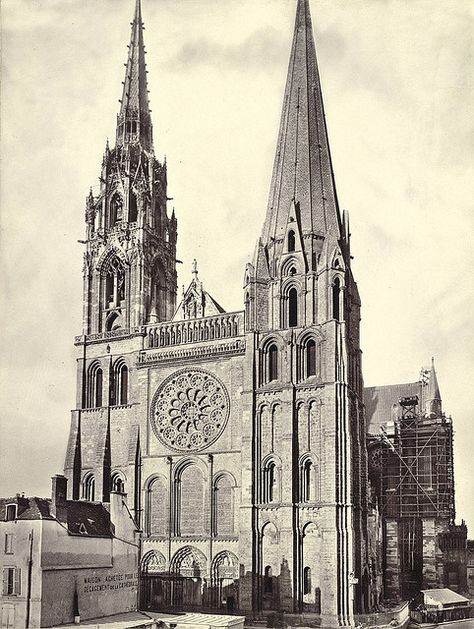 yes Chartres Cathedral, Gothic Architecture, Vacation Places, Gothic Art, Bw Photo, Heritage Site, Cologne Cathedral, World Heritage Sites, World Heritage