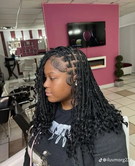 3b/4c Hairstyles, Cori Leroy Braids With Curls, Knotelles Braids Hairstyles, Trendy Braids For Black Women 2023, Different Braided Hairstyles Black Women, Smeduiem Knotless With Curls At The End, Shirt Knotless Braids, Small Medium Knotless Braids With Curls, Hair Ideas Black Women Braids