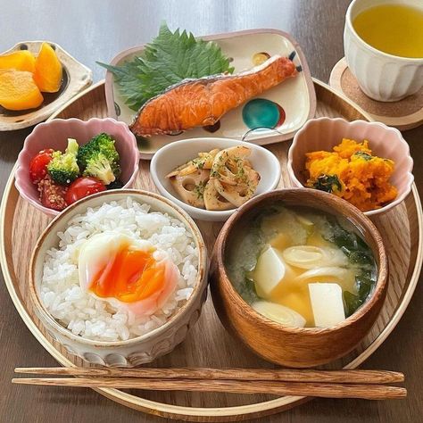 Asian Breakfast, Lets Eat, Japanese Food Bento, Foreign Food, Bento Recipes, Moroccan Food, Healthy Food Motivation, Lunch Recipes Healthy, Food Journal