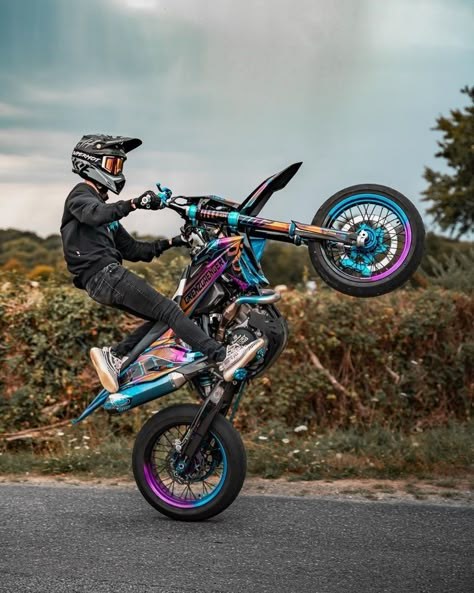 Wheelie Dirt Bike, Supermoto Wallpaper, Supermoto 125, Drz400 Supermoto, Ktm 950 Supermoto, Moto Cross Ktm, Supermoto Wheels, Supermoto Bikes, Ktm Enduro