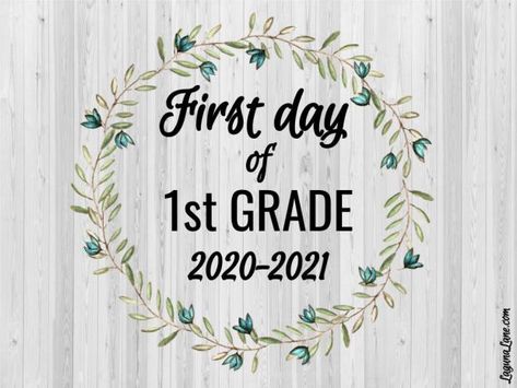 Free printable first day of school signs - farmhouse style!  For 2020-2021 | Laguna Lane First Day School Sign, Free School Printables, Back To School Photos, First Day Of School Signs, School Interview, When School Starts, First Day School, School Printables, Kindergarten First Day