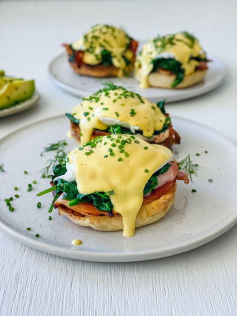 Eggs Benedict with Bacon, Spinach and Hollandaise Sauce Recipe by Tom Walton - Benedict Breakfast, Hollandaise Sauce Recipe, Fried Chicken Ingredients, Recipe For Hollandaise Sauce, Eggs Benedict Recipe, Fakeaway Recipes, Egg Benedict, Brunch Eggs, Hollandaise Sauce