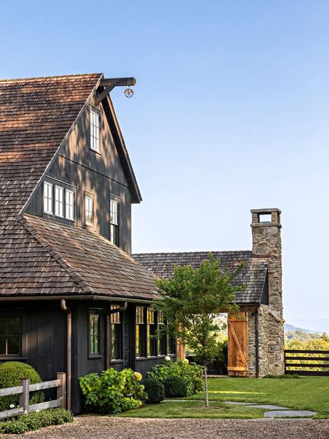 A Shared Vision Leads to an Elegant New Construction Barn Home That Lets Its Surroundings Shine Cedar Shake House, Dixon Architect, Cashiers North Carolina, Lake Houses Exterior, Colonial Exterior, Cedar Homes, House Extension Design, Mountain Scenery, North Carolina Homes