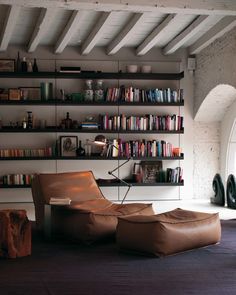 Large Lounge Chair, Poltrona Design, Lots Of Books, Interior Design Per La Casa, Large Ottoman, Slow Design, Home Library, Book Shelf, 인테리어 디자인