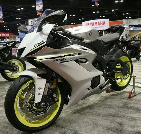 New 2017 Yamaha R6 Yamaha Motorcycles Sports, Yamaha R6 2017, Big Bike, Motorcycle Apparel, Concept Vehicles, Motorcycle Clothing, Dream Bike, Motorcycle Aesthetic, Yamaha R6