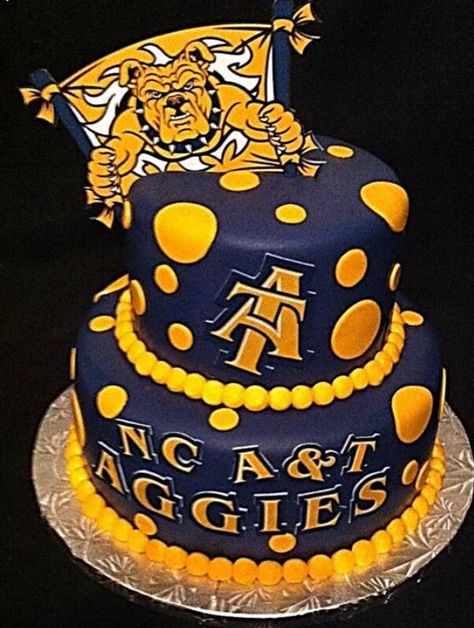 Aggie Pride Cake Aggie Graduation Party, Pride Cake, Graduation Brunch, Trunk Party, Aggie Pride, College Pictures, Grad Cake, Kindness Projects, College Living