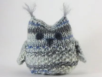 Owl Knitting, Owl Knitting Pattern, Christmas Knits, Knit Amigurumi, Knitted Owl, Craft Things, Knit Projects, Owl Ornament, Small Toys