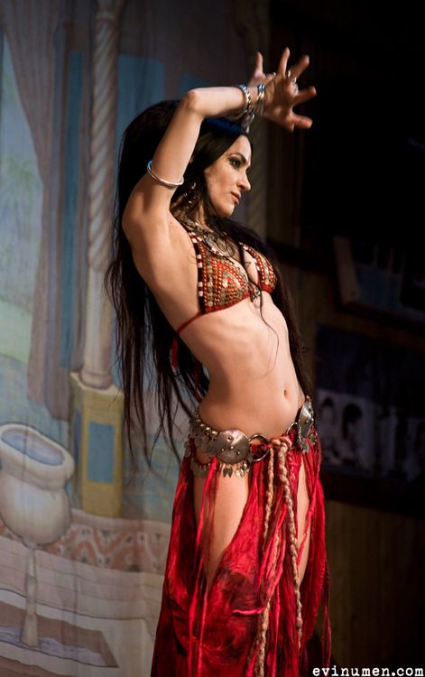 Bra is a little skimpy but I like the overall look Tamil Girls, Peregrine Falcon, Belly Dancer, Belly Dance Costume, Peregrine, Belly Dance Costumes, Arabian Nights, Lets Dance, Belly Dancers