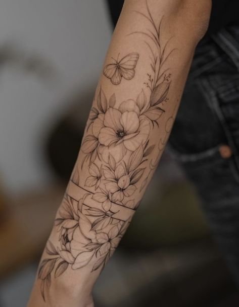 Arm Tattoo Ideas, Half Sleeve Tattoos Forearm, Feminine Tattoo Sleeves, Tattoos For Women Half Sleeve, Forearm Sleeve Tattoos, Spine Tattoos For Women, Floral Tattoo Sleeve, Forearm Tattoo Women, Flower Tattoo Sleeve