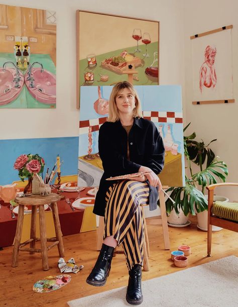 Why The Internet Is In Love With Libby Haines’ Beautiful Still-Life Paintings Colourful Kids Bedroom, Painter Portrait, Painter Photography, Rose In A Glass, Artist Portrait, Still Life Artists, Full Time Artist, Elegant Art, Still Life Art