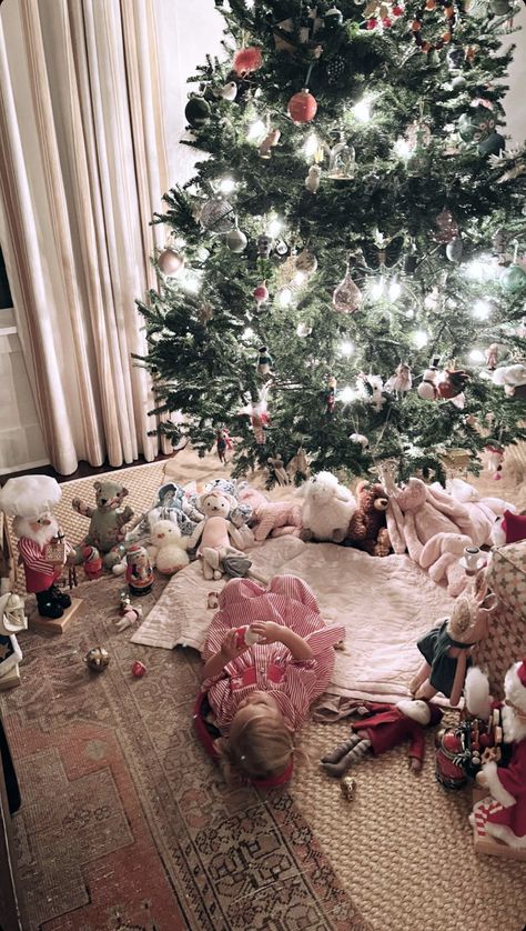 Julia Berolzheimer, We Are Grateful, Only Child, Merry Little Christmas, Christmas Mood, Christmas Aesthetic, Laughing So Hard, Cozy Christmas, Christmas Inspiration