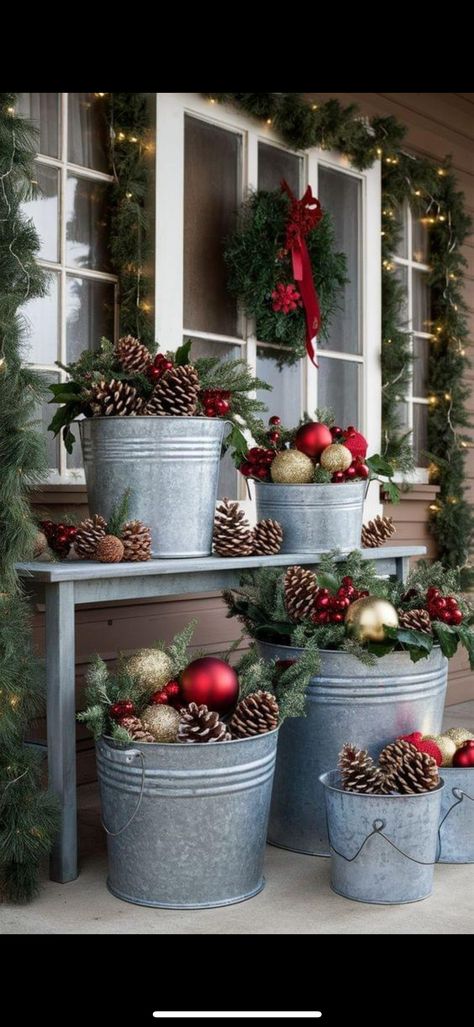 Outside Christmas Decorations, Deco Table Noel, Christmas Planters, Christmas Farm, Country Christmas Decorations, Christmas Themes Decorations, Christmas Porch Decor, Cozy Holiday, Christmas Arrangements