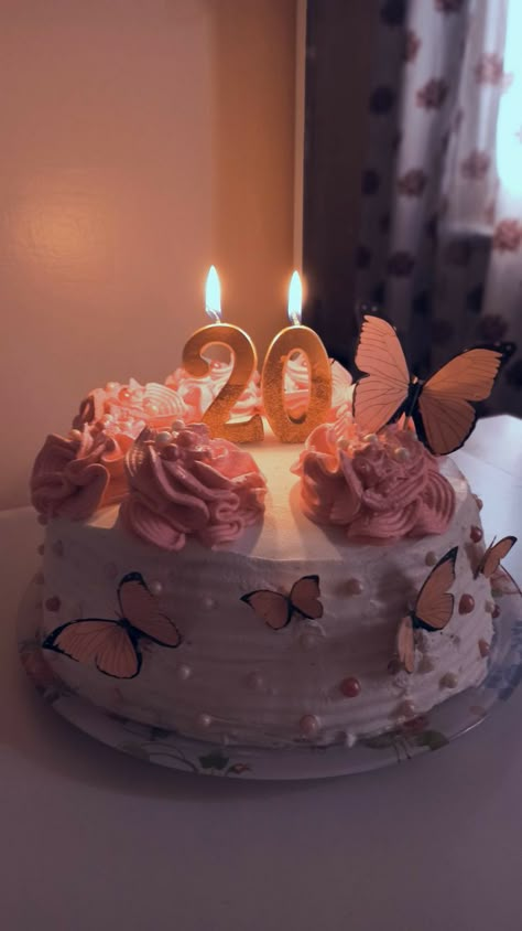 20 Yo Birthday Cake, Cake 20 Birthday Girl, Hello 20 Birthday, 20th Birthday Cake Ideas, 20th Birthday Cake, Happy Birthday 19, Birthday Balloons Pictures, 20 Birthday Cake, Bolo Red Velvet