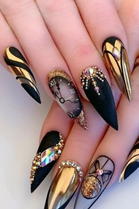 January Nail Designs, New Years Nail Art, New Years Nail Designs, New Years Eve Nails, January Nails, Gel Nail Art Designs, Black Nail Art, Ombre Acrylic Nails, Nails Design With Rhinestones