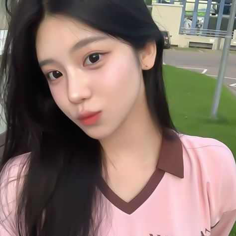 Academia Aesthetic Outfit, Ulzzang Korea, Kim Yuna, Savage Beauty, Makeup And Hair, Korean Aesthetic, Uzzlang Girl, Ulzzang Fashion, Invite Your Friends