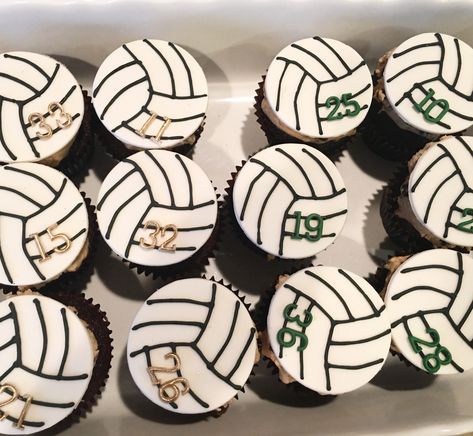 Volleyball cupcakes Volleyball Cupcake Cake, Volleyball Cupcakes Ideas, Volleyball Cake Pops, Volleyball Treats, Volleyball Cupcakes, Volleyball Snacks, Volleyball Decorations, Volleyball Cookies, Volleyball Cake