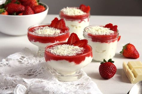 Strawberry Mascarpone Dessert Recipes With Mascarpone Cheese, Strawberry Mascarpone, Cottage Cheese Dips, Mascarpone Recipes, Foodgawker Recipes, Mascarpone Dessert, Fried Ice Cream, Mascarpone Cream, Strawberry Dessert