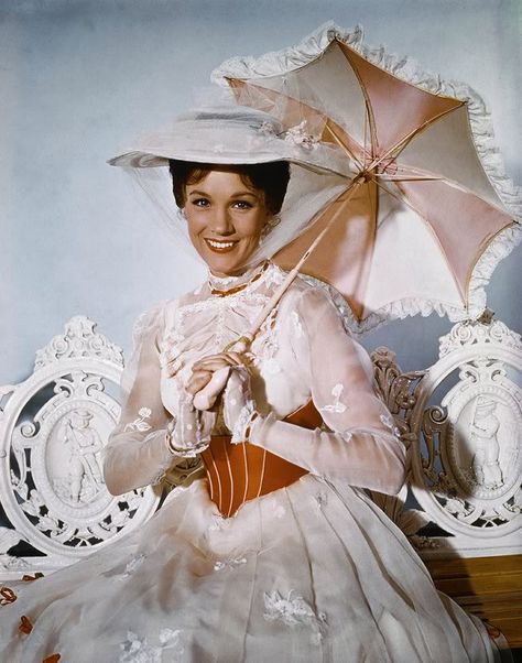 mary poppins! Julie Andrews Mary Poppins, Mary Poppins Jolly Holiday, Mary Poppins Dress, Mary Poppins Movie, Mary Poppins 1964, Film Cult, Harry Clarke, Alexis Bledel, Lauren Graham