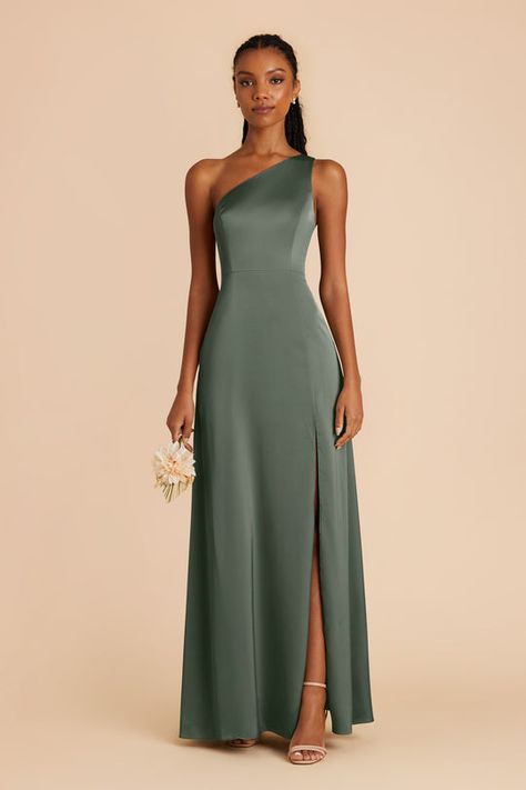 Hairstyles For Cowl Neck Dress, Sage Green Dress Formal, Braidmaids Dresses, Outfit Grado, Sage Green Gown, Green Dress Wedding, Dress Code Formal, Awards Dress, Formal Dress Code