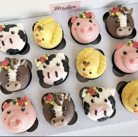 Animal Theme Cupcakes, Cute Animal Cupcakes, Farm Cupcakes, Animals Cupcakes, Tractor Cupcakes, Baby Shower Cupcakes For Boy, Cow Cupcakes, Cupcake Decorating Ideas, Farm Animal Cupcakes