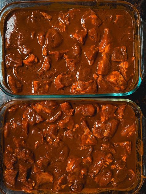 Carne Adovada (New Mexican Stewed Pork) - Easy DIY Recipes Carne Adovada Crock Pot, Adobada Recipe Pork, Carne Adovada New Mexico Recipe, Carne Adovada New Mexico, Adobada Recipe, Adovada Recipe, Mexican Pork Stew, Mexican Pork Recipes, Healthy Chicken Meal Prep