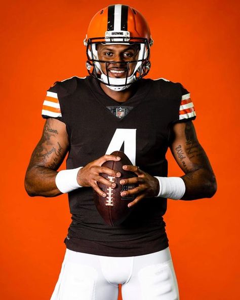 Cleveland Browns Logo, Deshaun Watson, Football Uniforms, Sports Images, Team Player, Cleveland Browns, College Football, Football Helmets, Cleveland