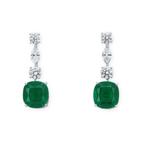 GRAFF EMERALD AND DIAMOND EARRINGS Emerald And Diamond Earrings, Emerald Earrings, Shiny Things, Crystal Gems, High Jewelry, Diamond Earrings, Bucket List, Emerald, Gems