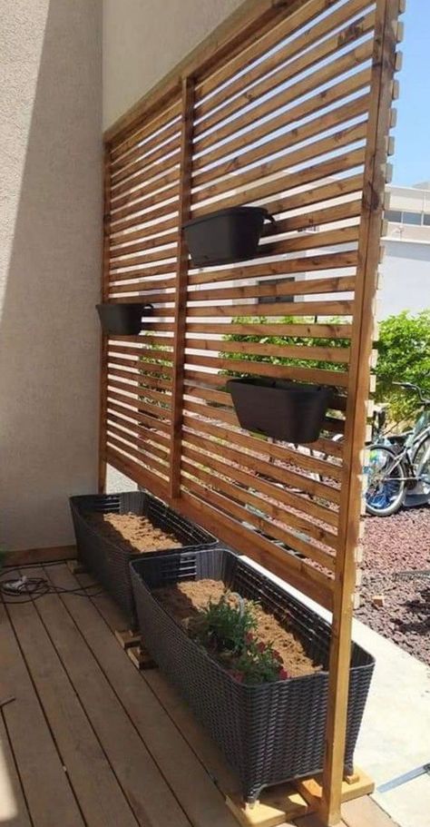 Backyard Wood Fence, Wood Fence Ideas, Fence Landscaping Border Backyard Ideas, Privacy Wall, Pavers Backyard, Privacy Fence Designs, Patio Privacy, Rooftop Terrace Design, Horizontal Fence