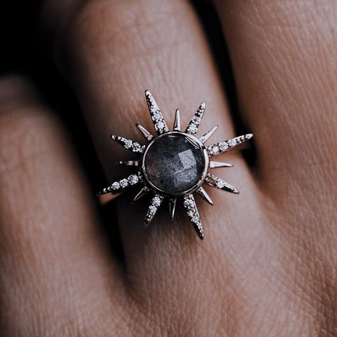 Dark Fantasy Jewelry, Design 2023, Magical Jewelry, 판타지 아트, Pretty Rings, Fantasy Jewelry, Girly Jewelry, Dream Jewelry, Jewelry Inspo