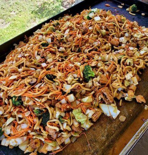 Chicken lomein with vegetables - EasyKeto4U Lomein Recipes Blackstone, Blackstone Lo Mein, Blackstone Lomein Noodles, Black Stone Lo Mein, Chicken Lo Mein Recipe Blackstone, Beef Lo Mein Blackstone, Healthy Chicken Lo Mein Recipe, Chicken Stir Fry With Noodles, Outdoor Griddle Recipes