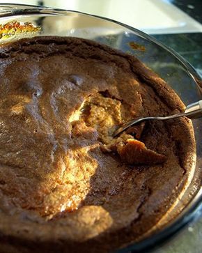 An Indian pudding that sounds way better than the kind I made 30+ years ago. This one has eggs and cream - yes! Indian Pudding Recipe, Baking Deserts, Hasty Pudding, Pioneer Recipes, Pudding Bar, Best Bread Pudding Recipe, Hot Puddings, Indian Pudding, British Dishes