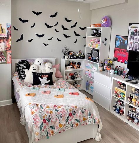 Squishmallow Decor, Home Halloween Decorations, Living Room Update, Gothic Home Decor, Gothic House, Bedroom Inspirations, Room Inspiration, Room Ideas, Halloween Decorations