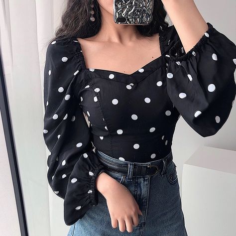 oufits aesthetics Crop Tops Designs For Jeans, Crop Tops Designs, Designs For Jeans, Tops Designs For Jeans, Petite Suits, Female Clothes Outfits, Outfit Blouse, Trendy Crop Tops, Womens Trendy Dresses