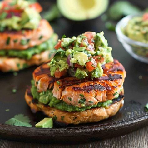 Grilled Salmon Burgers with Avocado Salsa Salmon Burgers Recipe, Crab And Shrimp Seafood Bisque, Bread Dips Recipes, Grilled Salmon Burgers, Seafood Bisque Recipe, Burgers With Avocado, Bread Dipping Oil Recipe, Easy Chicken Wing Recipes, Salmon Burger Recipe