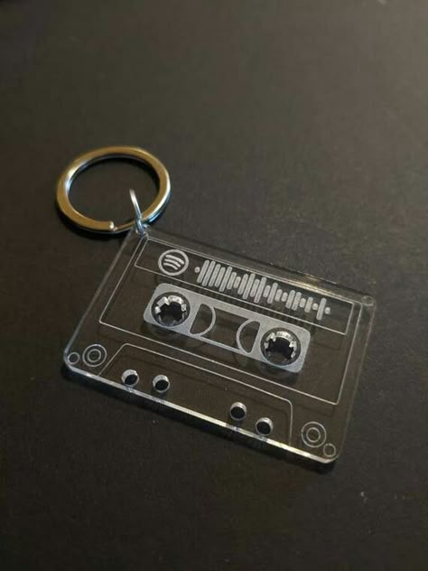 Acrylic Stuff Ideas, Acrylic Glowforge Ideas, Lasercut Gift Idea, Laser Cut Keychains, Glowforge Projects Acrylics, Acrylic Engraving Ideas, Laser Engraving Ideas Acrylics, Cnc Keychain, Laser Acrylic Projects