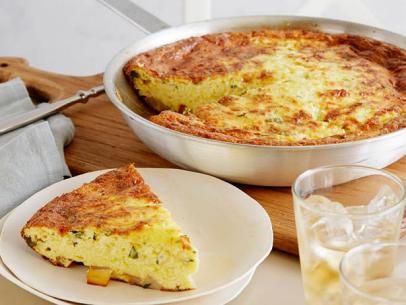 Basil Frittata, Oven Baked Frittata, Baked Frittata, Potato Frittata, Frittata Recipe, Ina Garten Recipes, Big Breakfast, Frittata Recipes, Brunch Dishes