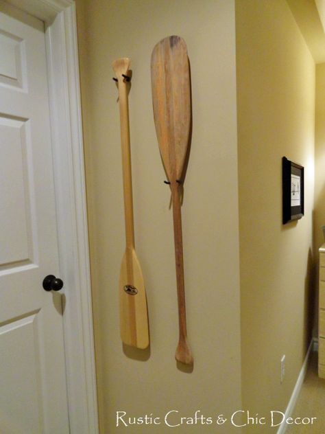 Oh my arctic paddles are so going to be put up like this! canoe paddles as wall decor!  Must do this! Paddle Wall Decor, Paddle Decor, Diy Nautical Decor, Oar Decor, Canoe Paddles, Kayak Storage Rack, Rustic Decorating, Deco Marine, Kayak Storage