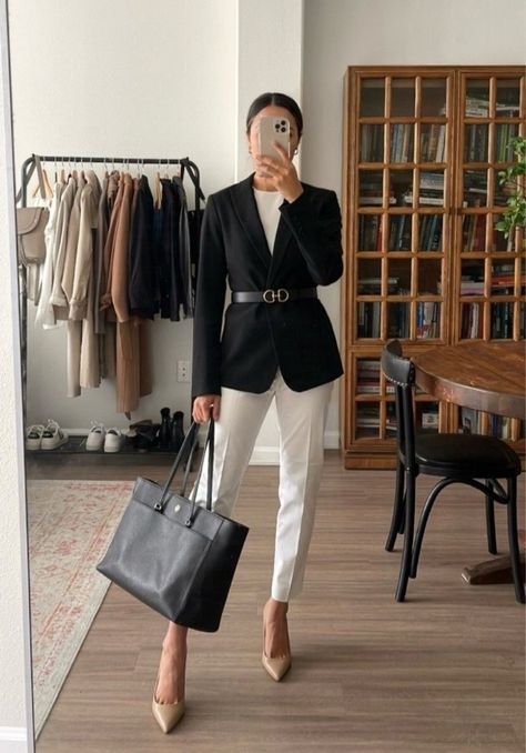 Black White Office Outfit, Black Workwear Outfit, Black And White Office Outfit, Black And White Office Outfits Women, Formal Outfit Black And White, Outfit Formal Mujer, Work Vibes, Wealthy Woman, Workwear Outfits