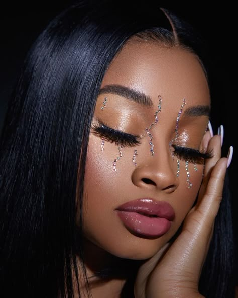 Pinterest: @TRUUBEAUTYS💧#pinterestTruubeautys . Lash Branding Photoshoot, Lash Photoshoot Ideas, Lash Photoshoot, Business Shoot, Flawless Face Makeup, Glamour Photo Shoot, 21st Birthday Photoshoot, Lash Business, Pretty Lashes