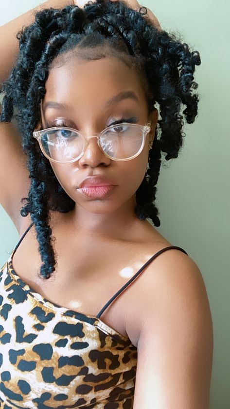 Short Fluffy Butterfly Locs, Butterfly Locs Light Skin, Butterfly Locs Hairstyle Ideas, Butterfly Locs Styles, Short Butterfly Locs, Butterfly Locs Hairstyle, Fire Hairstyles, Hairstyle Trending, 4b Hair