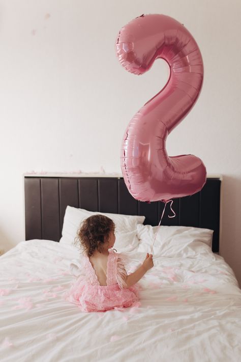 Diy 2nd Birthday Photo Shoot, 2nd Birthday Photo Shoot Ideas Indoor, 2nd Birthday Photo Shoot Ideas, 2nd Birthday Photoshoot, Birthday Buffet, Fall Baby Pictures, 2nd Birthday Photos, Baby Photography Poses, Toddler Photoshoot