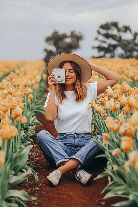 See Want Shop| Blogger| Lifestyle Blogger| Polaroid Camera| Casual Outfit| Denim Jeans| White Tee| Fashion Photography| Yellow Tulips| Flower Field| Spring Outfit  #collaborate #blogger#photographer #influencer #photoshoot#blogphotos #socialmediacontent#catchmecollaborating #collaborating#collaborations #bloggerphotoshoot#brandphotoshoot #brandphotos Spring Lifestyle Photography, Pizza Shoot, Tulip Photoshoot, Bicycle Photoshoot, Girls Photoshoots, Texas Tulips, Amsterdam Trip, Field Pictures, Tulip Field