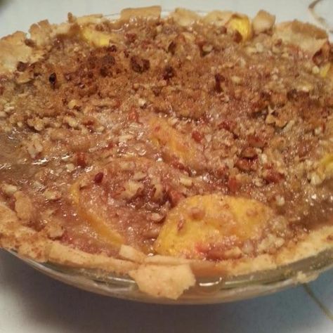 Peach Praline Pie Praline Pie, Homemade Pie Recipes, Fresh Peach Pie, Sliced Peaches, Just Pies, Peach Pie Recipes, Pie Easy, Fruit Crisp, Food Homemade