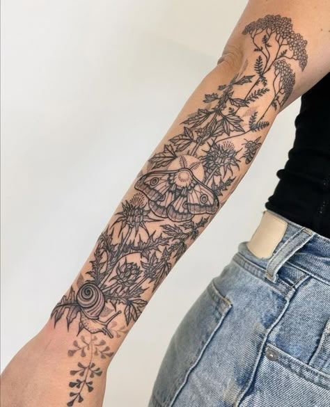 Botanical Tattoo Sleeve, Mangas Tattoo, Earthy Tattoos, Nature Tattoo Sleeve, Forest Tattoos, Floral Tattoo Sleeve, Female Tattoo Artists, Leg Sleeve Tattoo, Botanical Tattoo