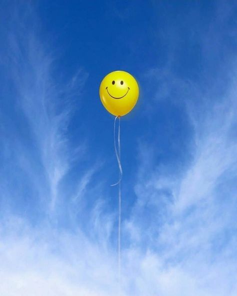 Smiley Balloon, Hanuman Hd, Beautiful Balloons, Hanuman Hd Wallpaper, Happy Photos, Smiley Faces, All The Feels, I Love Reading, Couple Photography Poses