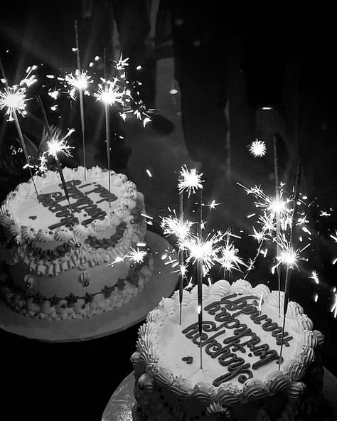 Tannu Kaur Gill’s husband birthday cake Husband Birthday Cake, Tannu Kaur Gill, White Birthday Cakes, Birthday Cake With Photo, Birthday Cakes For Her, House Of Balloons, Spotify Covers, 22nd Birthday, Glitter Party