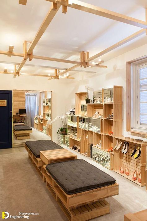 Retail Store Layout, Shoe Store Design, Clothing Store Interior, Simple Building, Store Design Boutique, Store Layout, Showroom Interior Design, Showroom Design, Retail Store Design